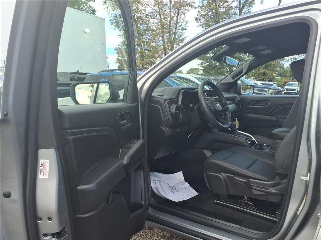 used 2025 Chevrolet Colorado car