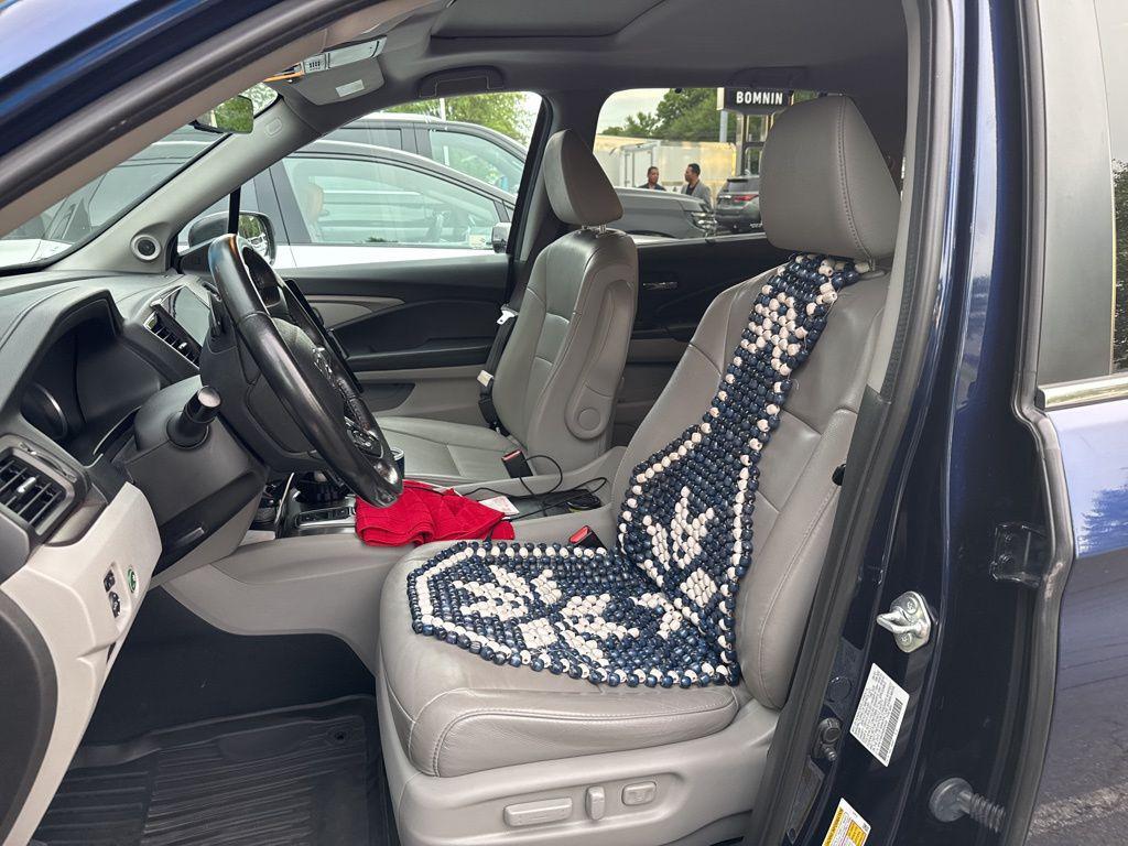 used 2022 Honda Pilot car, priced at $19,490