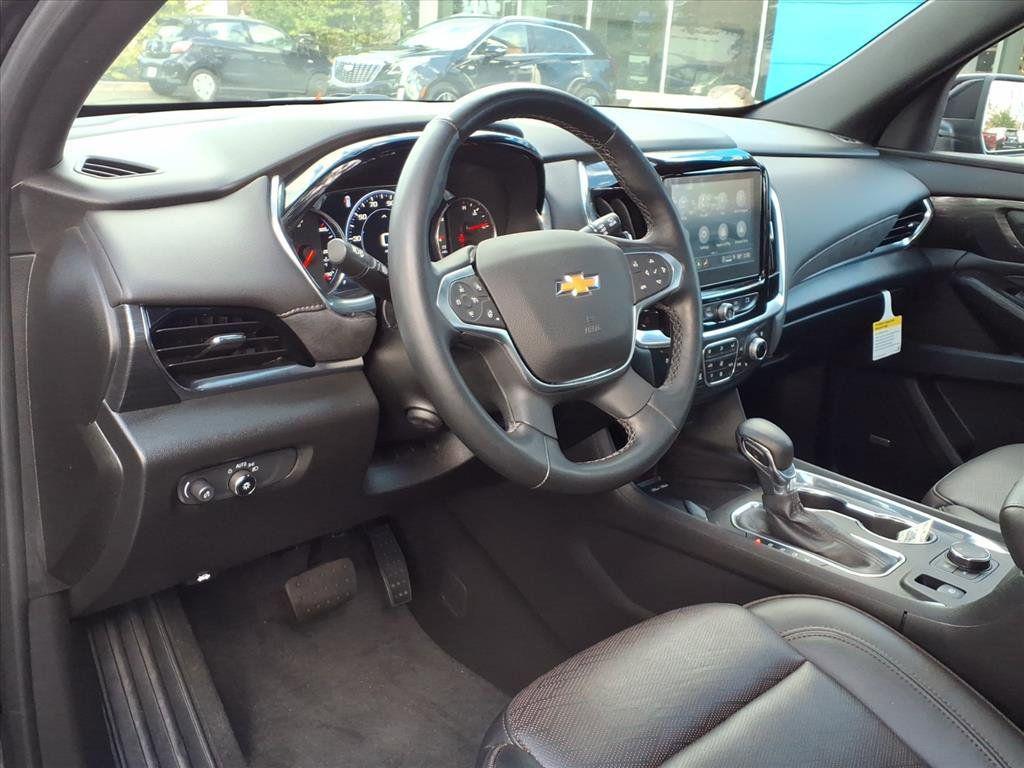used 2023 Chevrolet Traverse car, priced at $37,990
