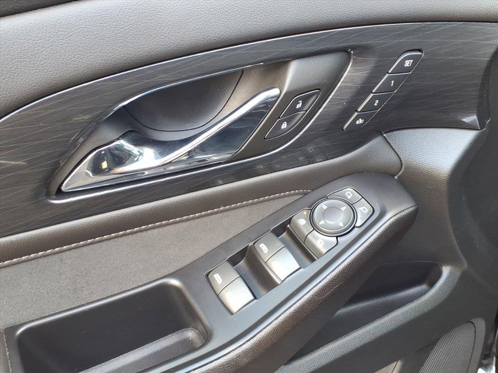 used 2023 Chevrolet Traverse car, priced at $37,990