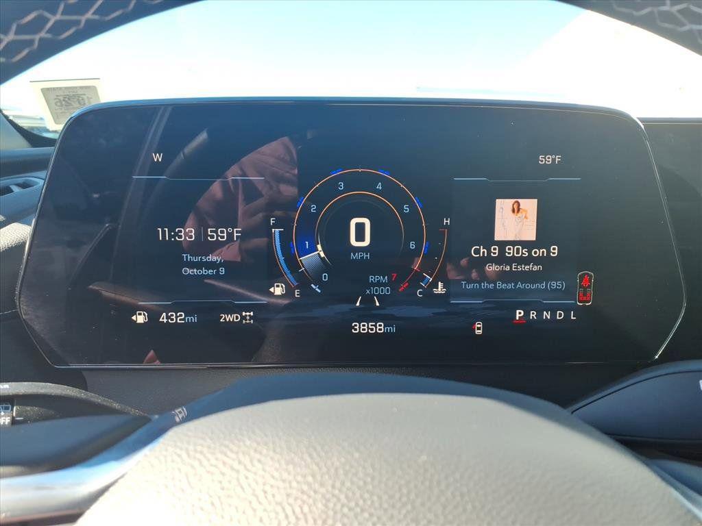 used 2025 Chevrolet Traverse car
