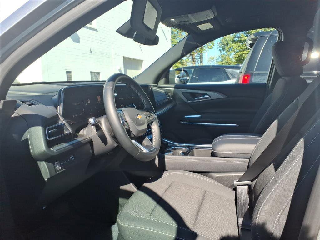 used 2025 Chevrolet Traverse car