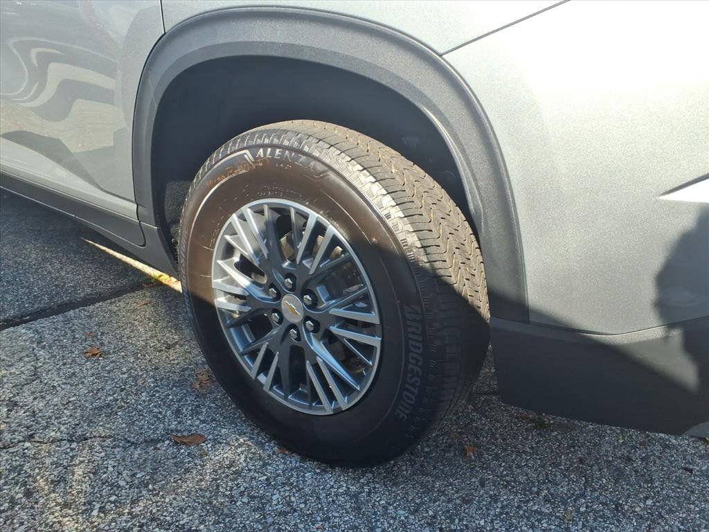 used 2025 Chevrolet Traverse car