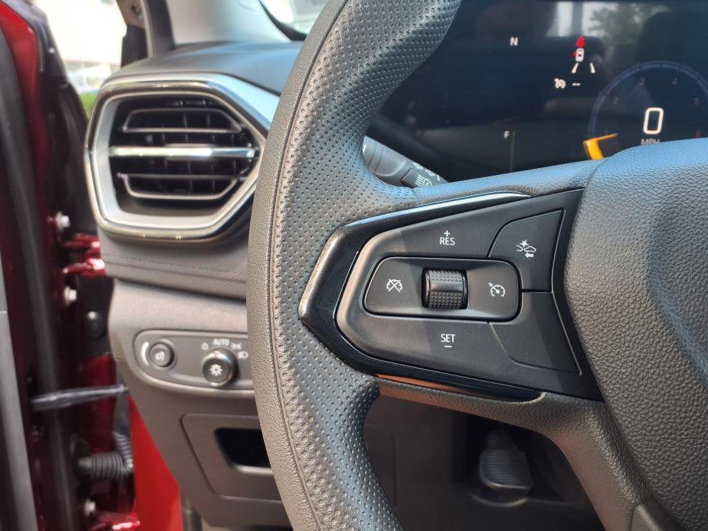 used 2025 Chevrolet TrailBlazer car, priced at $28,990