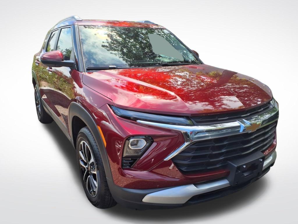 used 2025 Chevrolet TrailBlazer car, priced at $28,990