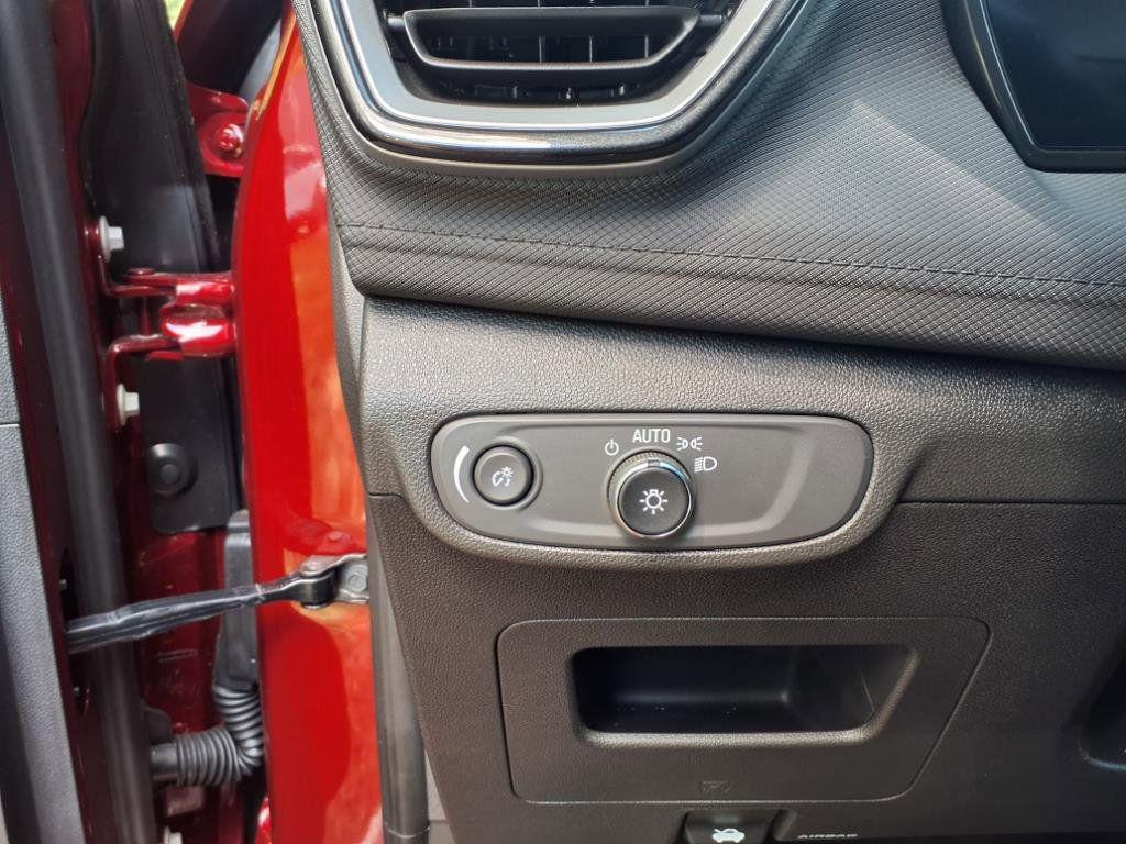 used 2025 Chevrolet TrailBlazer car, priced at $28,990