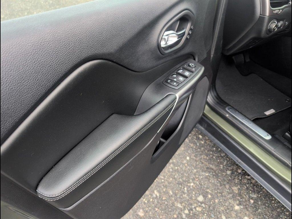 used 2020 Jeep Cherokee car, priced at $18,490