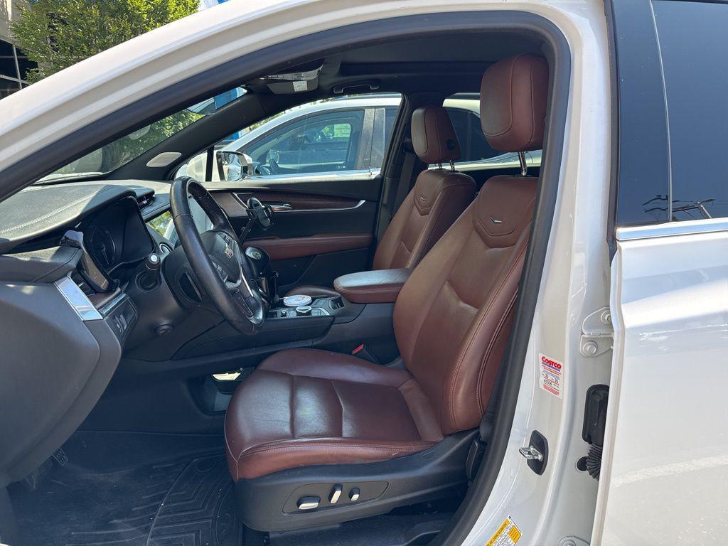 used 2022 Cadillac XT5 car, priced at $28,990