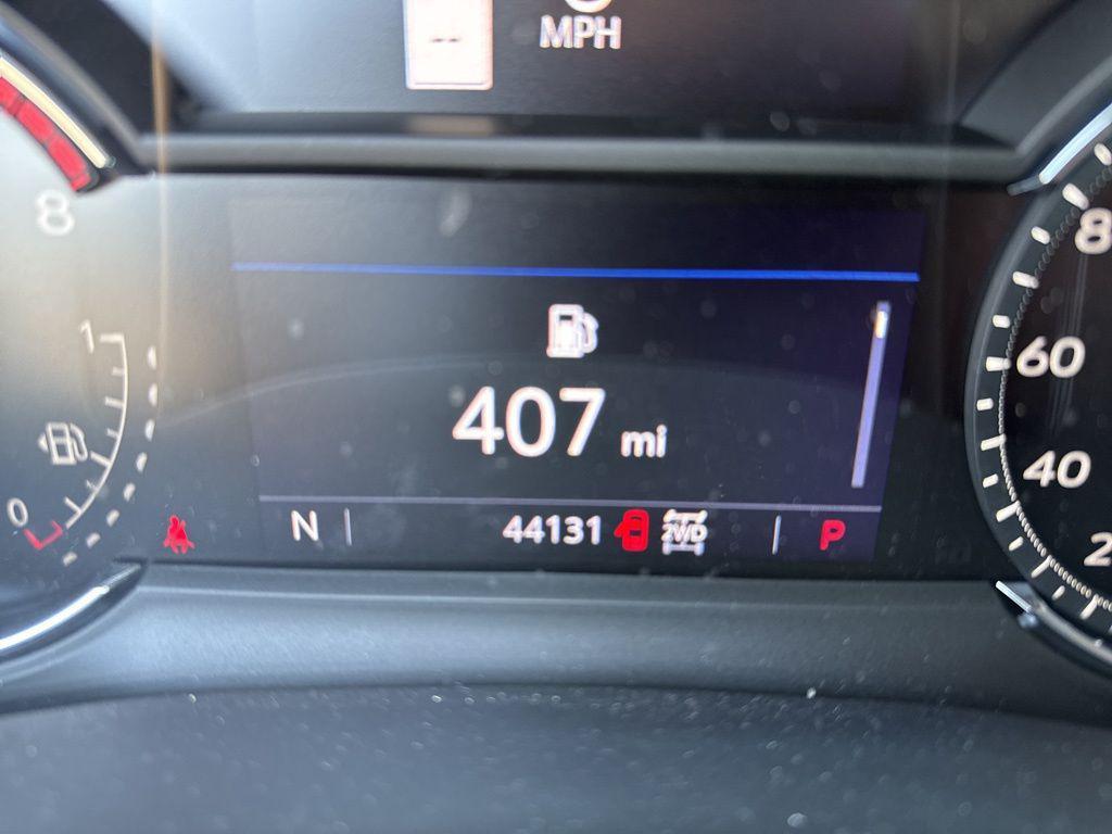 used 2022 Cadillac XT5 car, priced at $28,990