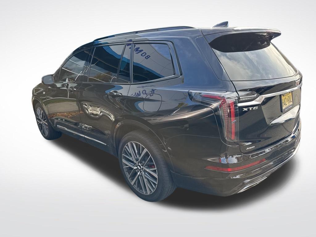 used 2022 Cadillac XT6 car, priced at $37,990