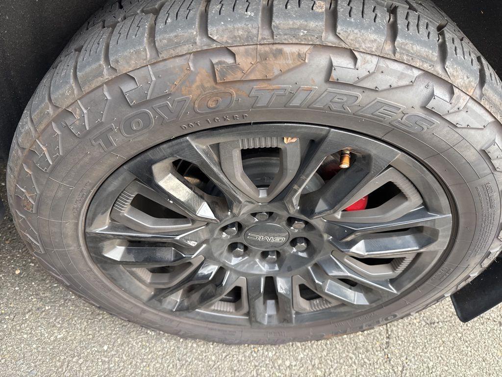 used 2023 GMC Yukon XL car, priced at $74,990