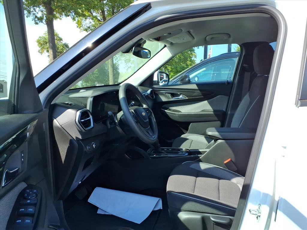 used 2025 Chevrolet TrailBlazer car, priced at $27,990