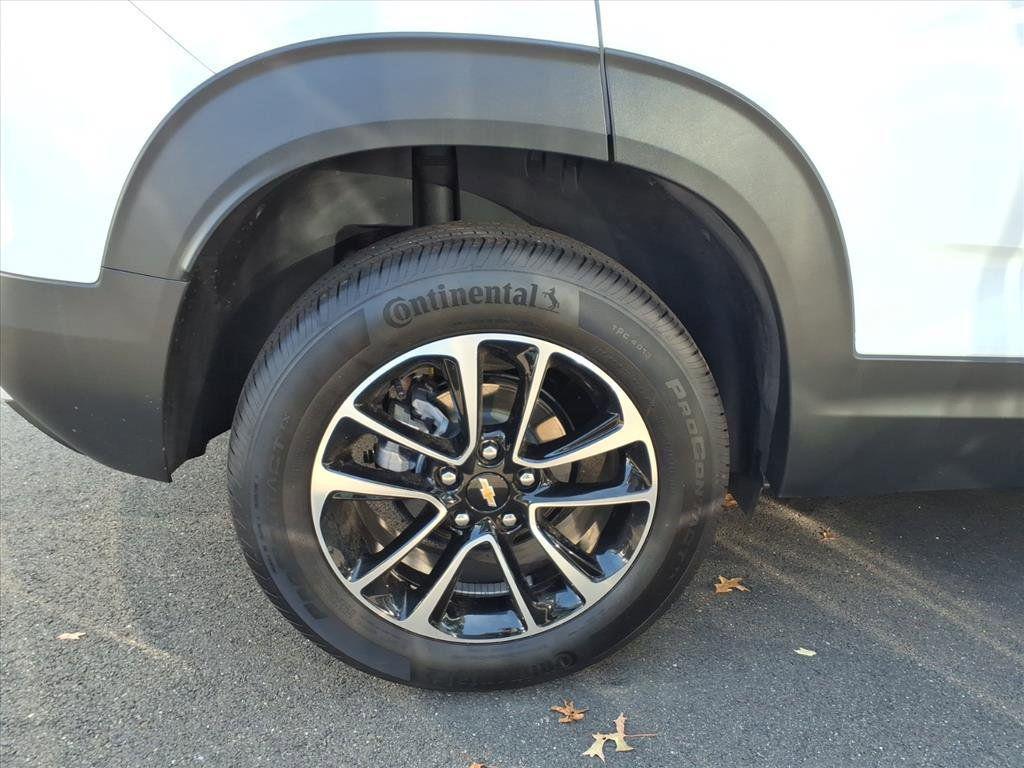 used 2025 Chevrolet TrailBlazer car, priced at $27,990