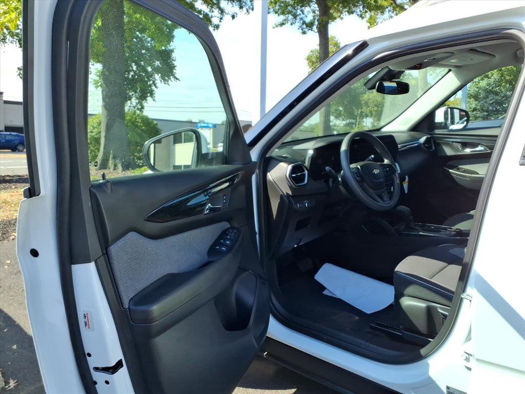 used 2025 Chevrolet TrailBlazer car, priced at $27,990