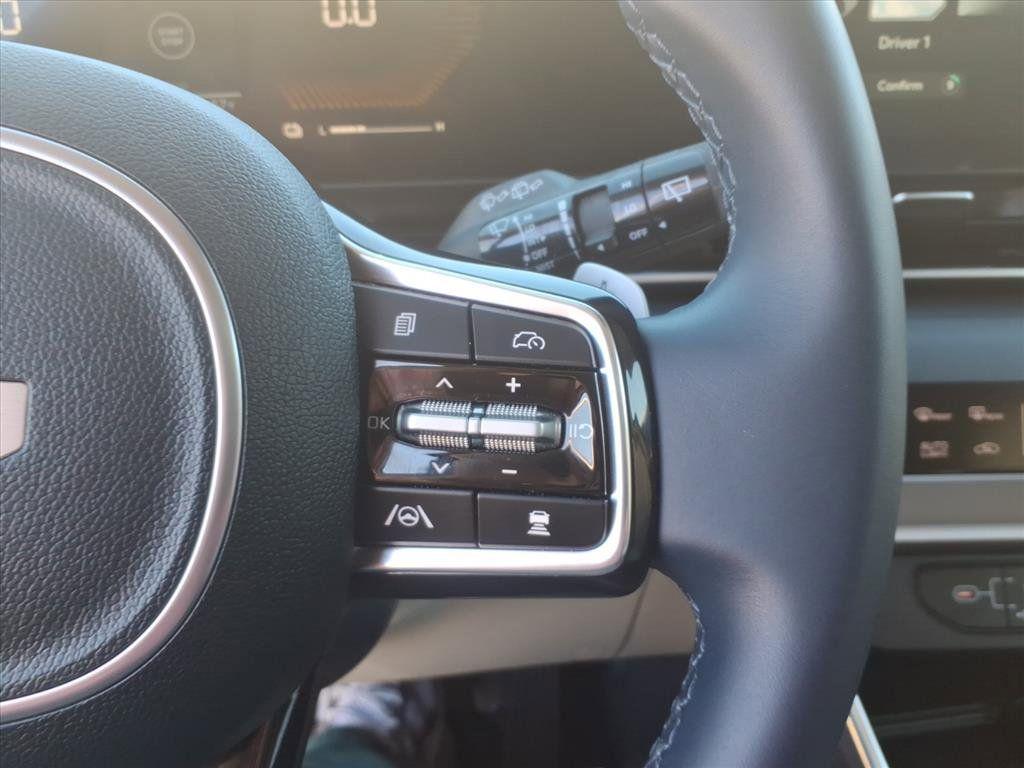 used 2025 Kia Carnival Hybrid car, priced at $38,490