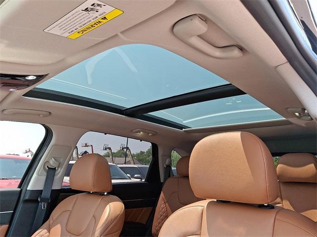 used 2023 Kia Sorento car, priced at $34,242