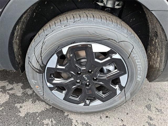 new 2025 Kia Sorento car, priced at $38,560