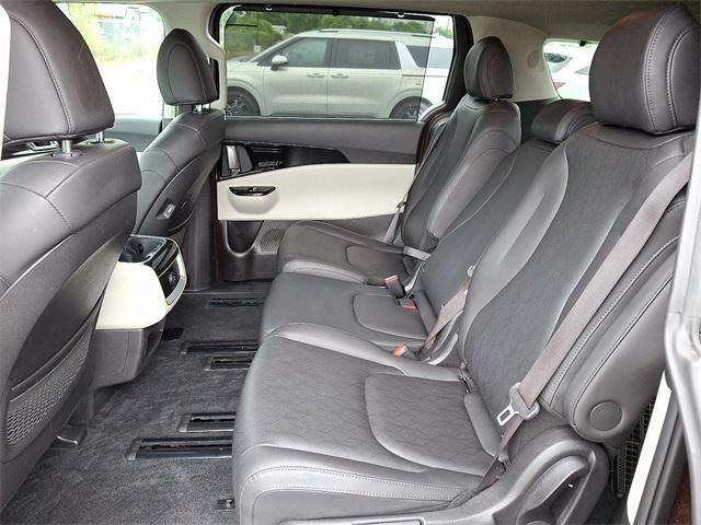 used 2023 Kia Carnival car, priced at $33,927