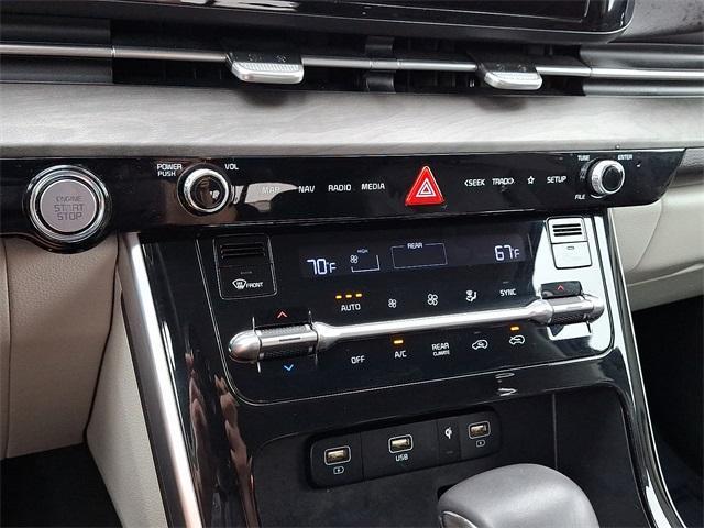 used 2023 Kia Carnival car, priced at $33,927