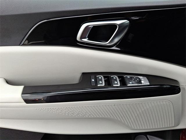 used 2023 Kia Carnival car, priced at $33,927