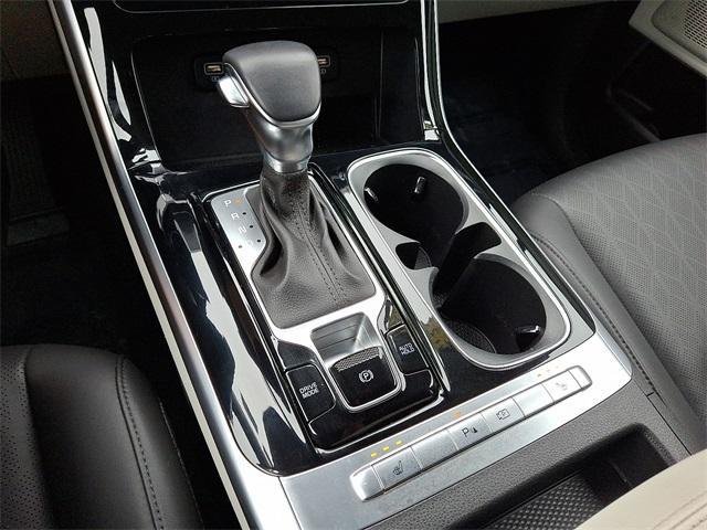 used 2023 Kia Carnival car, priced at $33,927