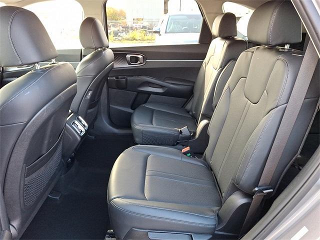 used 2023 Kia Sorento Hybrid car, priced at $32,752