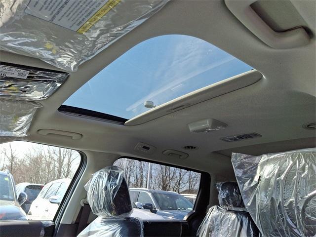 new 2025 Kia Carnival car, priced at $48,260