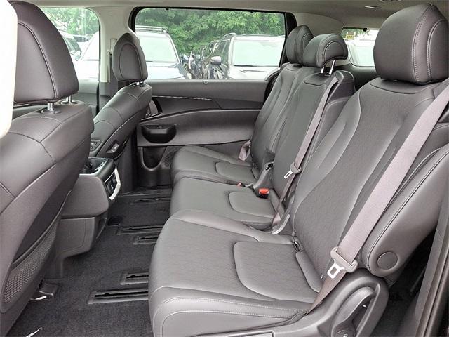new 2025 Kia Carnival Hybrid car, priced at $50,630