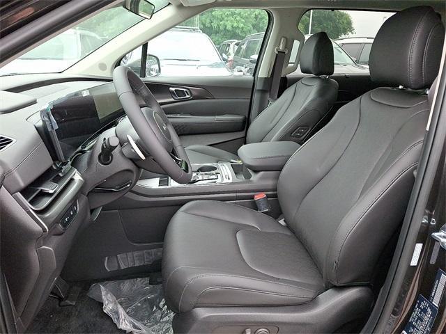 new 2025 Kia Carnival Hybrid car, priced at $50,630