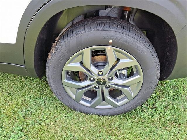 new 2025 Kia Seltos car, priced at $26,670