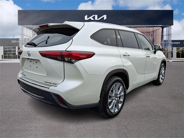 used 2020 Toyota Highlander car, priced at $34,000