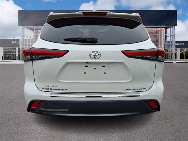 used 2020 Toyota Highlander car, priced at $34,000