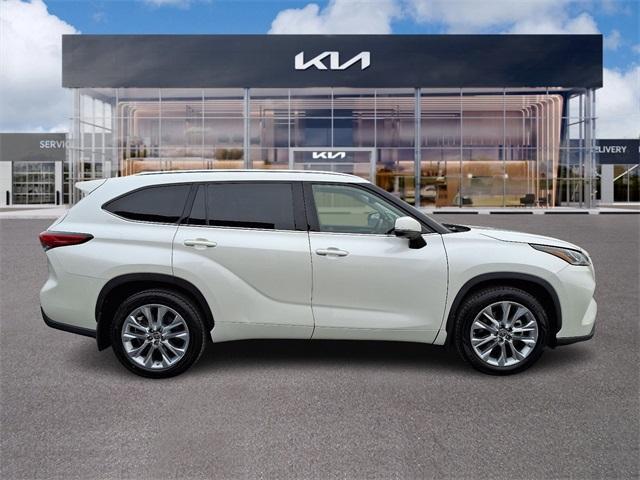 used 2020 Toyota Highlander car, priced at $34,000