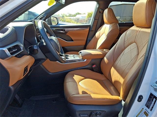 used 2023 Toyota Highlander Hybrid car, priced at $44,585
