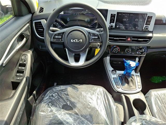 new 2025 Kia Seltos car, priced at $26,670