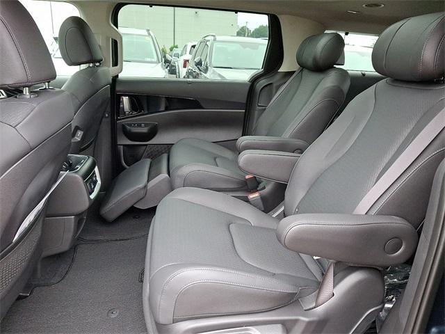 new 2026 Kia Carnival Hybrid car, priced at $55,285