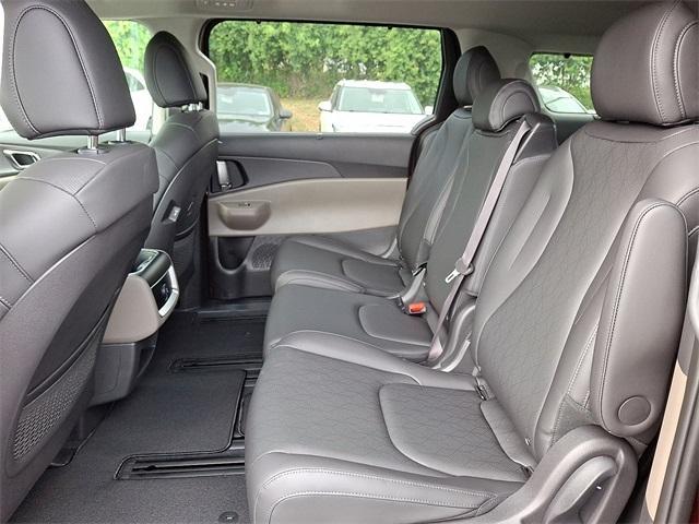 new 2026 Kia Carnival Hybrid car, priced at $45,590