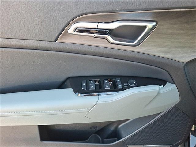 used 2025 Kia Sportage Plug-In Hybrid car, priced at $35,000