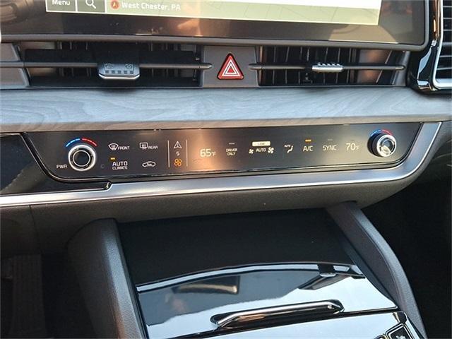 used 2025 Kia Sportage Plug-In Hybrid car, priced at $35,000