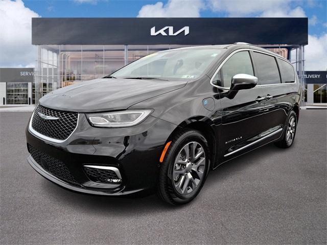 used 2022 Chrysler Pacifica Hybrid car, priced at $36,332