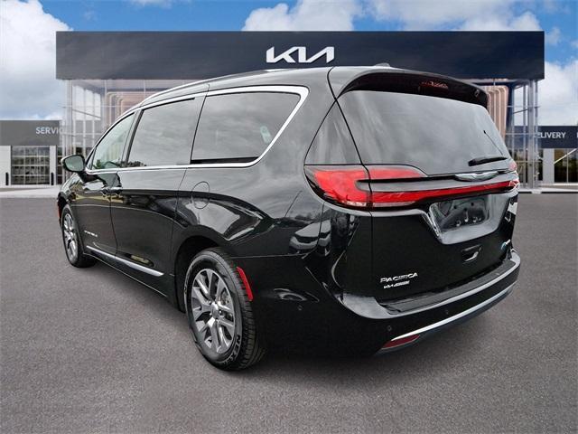 used 2022 Chrysler Pacifica Hybrid car, priced at $36,332