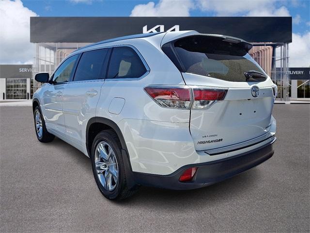 used 2016 Toyota Highlander car, priced at $22,141
