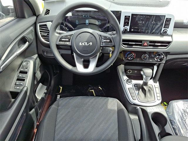 new 2025 Kia Seltos car, priced at $26,670