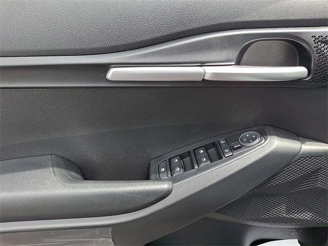 new 2025 Kia Seltos car, priced at $26,670
