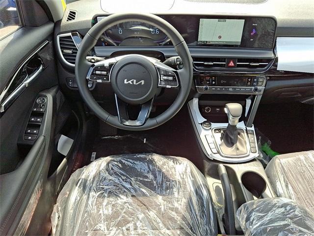 new 2025 Kia Seltos car, priced at $28,275