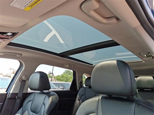 used 2023 Kia Sorento car, priced at $35,176