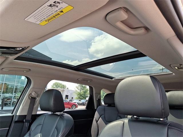 used 2022 Kia Sorento car, priced at $31,108