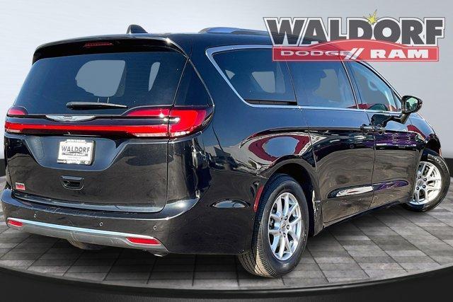 used 2021 Chrysler Pacifica car, priced at $27,500