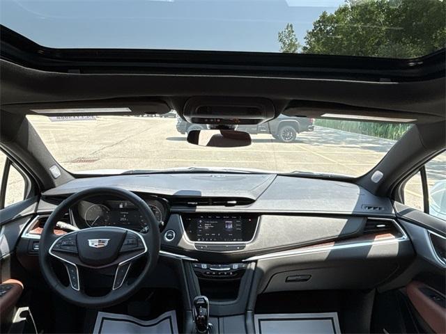 used 2025 Cadillac XT5 car, priced at $51,990