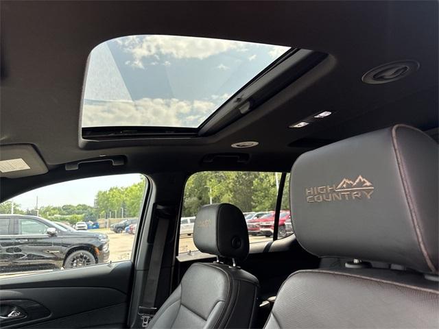 used 2023 Chevrolet Traverse car, priced at $40,990